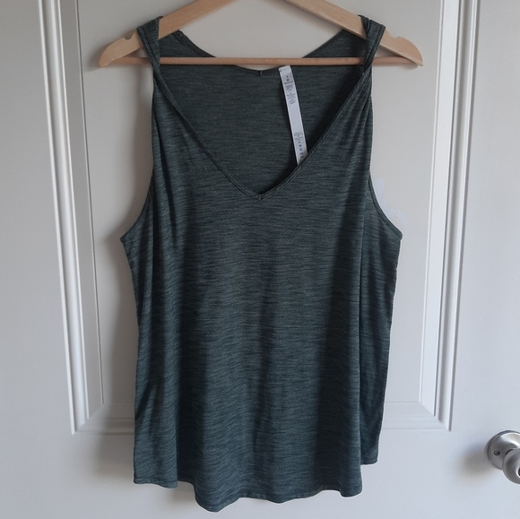 lululemon athletica Tops - Lululemon Forest Green Do The Twist Tank Size 8